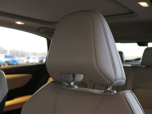 Used 2023 Nissan Ariya AWD image 17