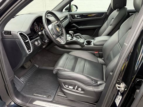 Used 2019 Porsche Cayenne E-Hybrid AWD/4WD image 27