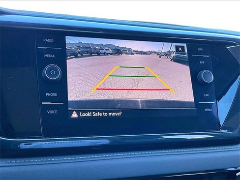 Used 2022 Volkswagen Taos SEL image 25