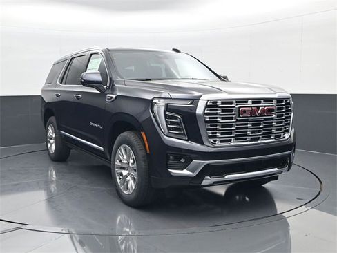 New 2026 GMC Yukon Denali w/ Sun & Power Step Package image 3