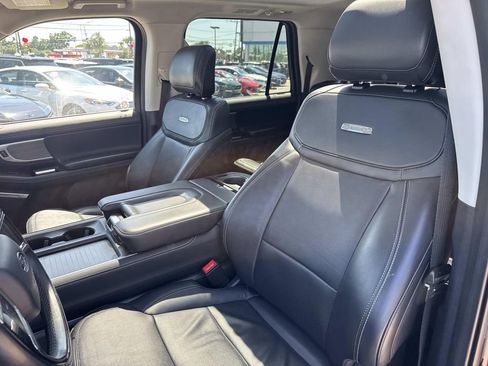 Used 2025 Ford Expedition Max Platinum AWD/4WD image 17