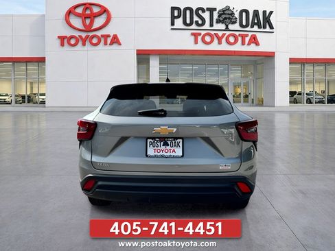 Used 2024 Chevrolet Trax LS FWD image 6