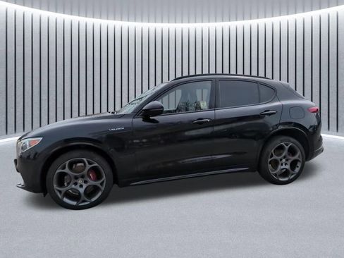 Used 2023 Alfa Romeo Stelvio Veloce image 14