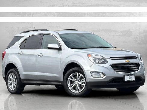 Used 2017 Chevrolet Equinox LT w/ Convenience Package image 2