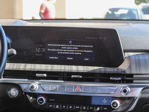 Used 2024 Kia Telluride SX Prestige image 19