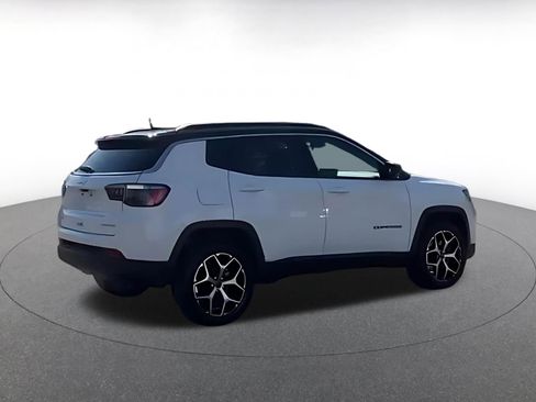 Used 2025 Jeep Compass Limited image 9