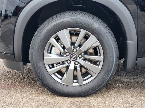 New 2025 Nissan Pathfinder SV w/ Black Appearance Package image 7