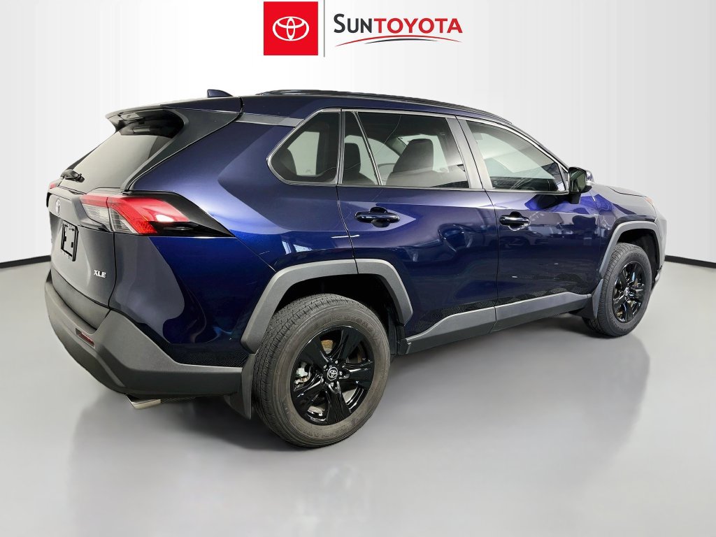 Used 2024 Toyota RAV4 XLE w/ Convenience Package FWD image 3