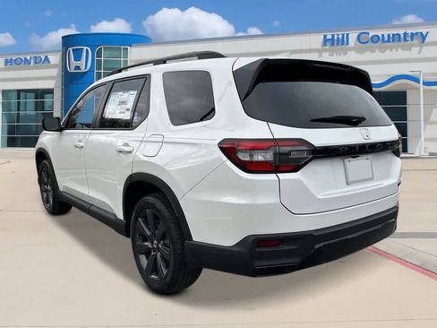 New 2026 Honda Pilot Sport image 3