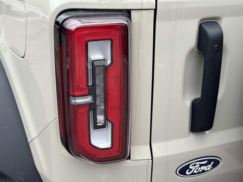 New 2026 Ford Bronco Outer Banks w/ Sasquatch Package image 12