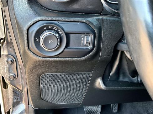 Used 2023 Jeep Wrangler Unlimited Sport AWD/4WD image 29