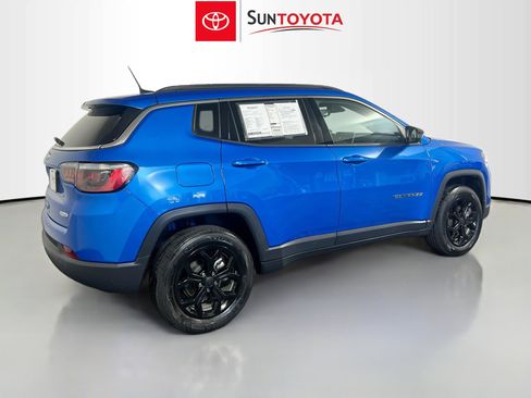 Used 2024 Jeep Compass Latitude image 4