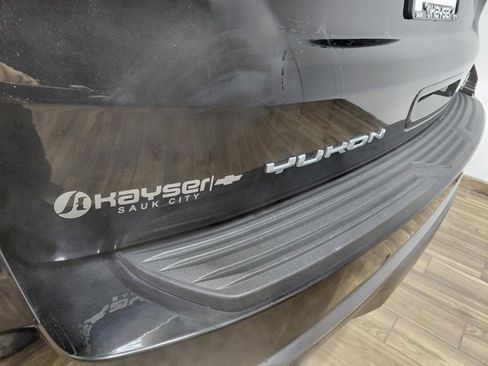 Used 2025 GMC Yukon AT4 w/ LPO, Floor Liner Package image 21