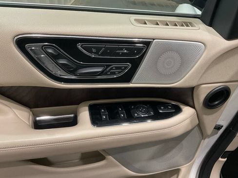 Used 2020 Lincoln Navigator Reserve w/ Luxury Package AWD/4WD image 8