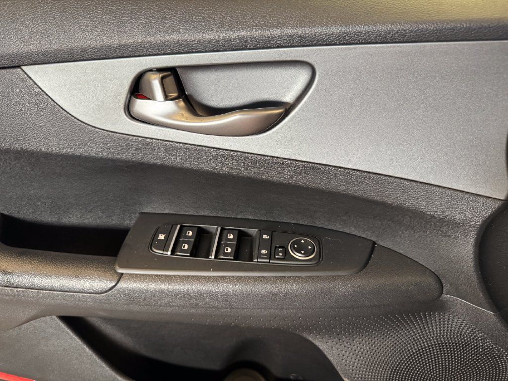 Used 2021 Kia Forte LXS FWD image 19