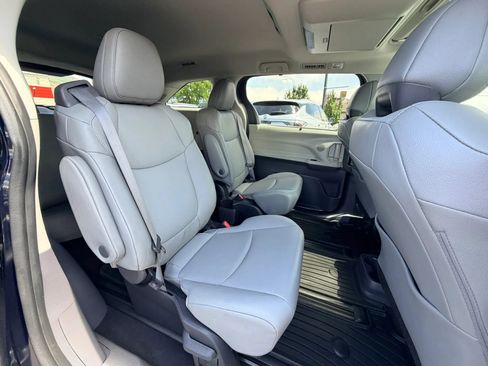 Used 2022 Toyota Sienna XLE w/ XLE Plus Package AWD/4WD image 21