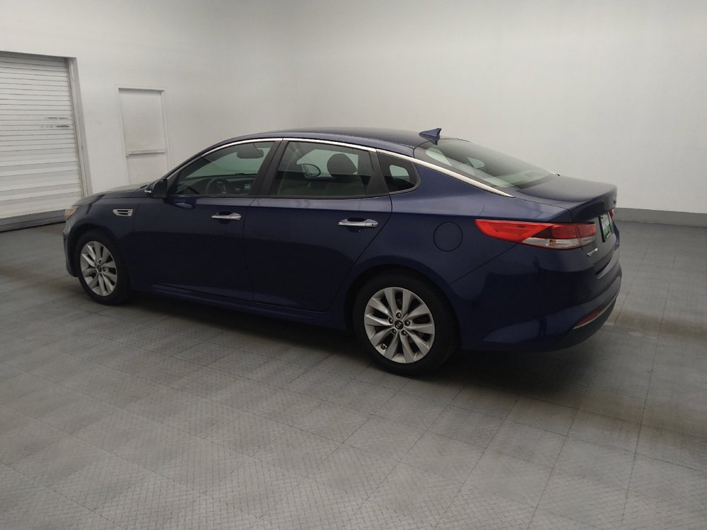 Used 2018 Kia Optima LX w/ 17" Alloy Wheels Package FWD image 3