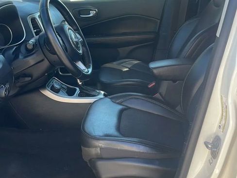 Used 2018 Jeep Compass Latitude w/ Popular Equipment Group AWD/4WD image 14