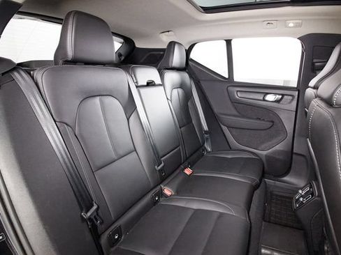 Certified 2024 Volvo XC40 B5 Ultimate w/ Protection Package Premier AWD/4WD image 21