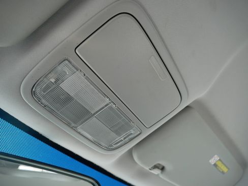 Used 2010 Honda CR-V LX image 32