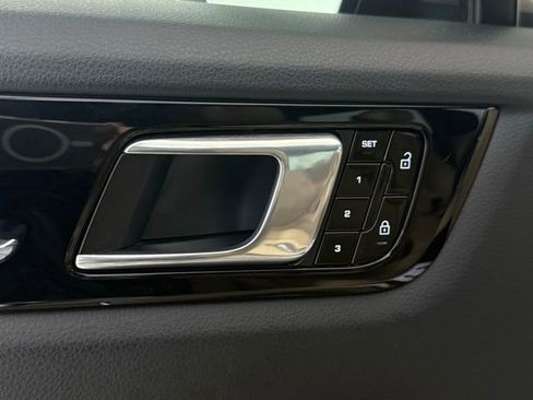 Used 2020 Porsche Cayenne image 29