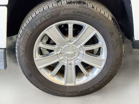 Used 2018 Chevrolet Silverado 1500 High Country AWD/4WD image 32