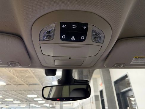 Used 2021 Chrysler Pacifica Touring-L w/ Uconnect Theater Family Group image 16