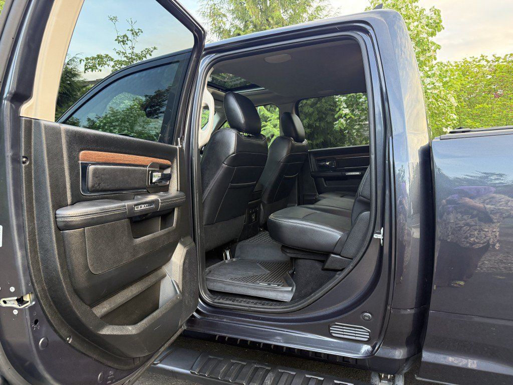 Used 2019 RAM 1500 Laramie AWD/4WD image 24