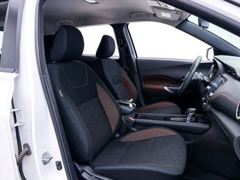 Used 2024 Nissan Kicks SR FWD image 30