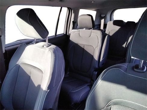 Used 2023 Jeep Grand Cherokee L Laredo w/ Luxury Tech Group I image 22