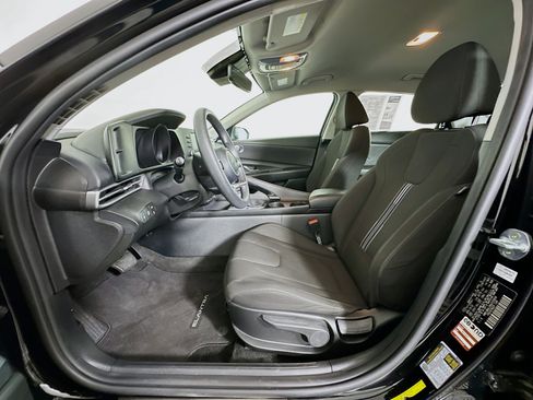 Used 2022 Hyundai Elantra Blue w/ Preferred Accessory Package image 13