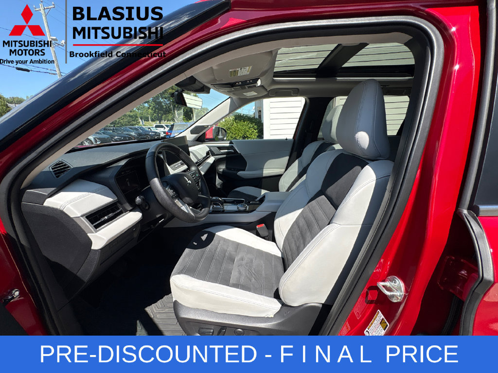 Used 2025 Mitsubishi Outlander SE AWD/4WD image 16