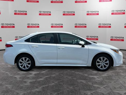 Used 2024 Toyota Corolla LE FWD image 4