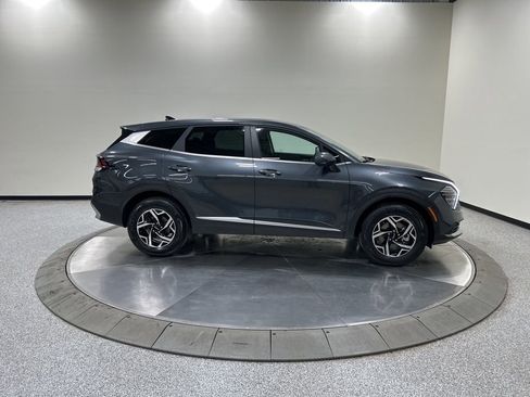 Used 2024 Kia Sportage LX image 5