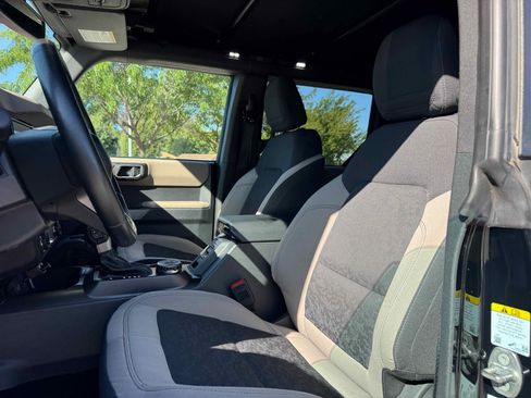 Used 2022 Ford Bronco Wildtrak image 15