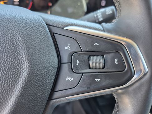 Used 2025 Chevrolet Trax LT w/ LT Convenience Package FWD image 26