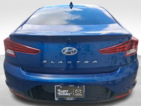 Used 2019 Hyundai Elantra SEL FWD image 6