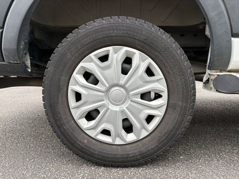 Used 2024 Ford Transit 250 Low Roof w/ Exterior Upgrade Package RWD image 18