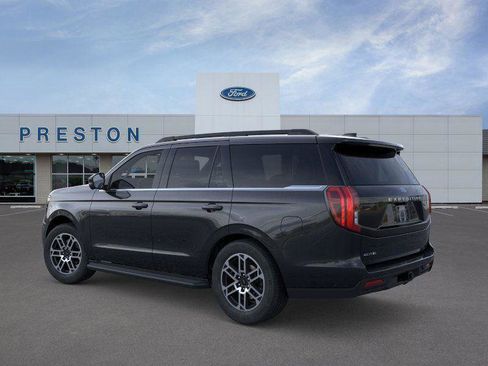 New 2025 Ford Expedition Active image 4