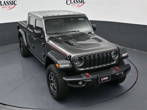 Used 2025 Jeep Gladiator Rubicon w/ Convenience Group image 18