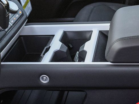 New 2026 Land Rover Defender 130 X-Dynamic SE AWD/4WD image 28
