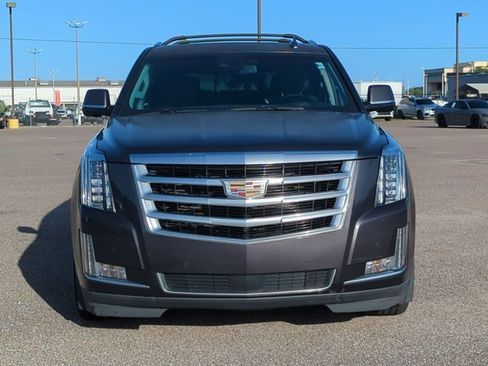 Used 2016 Cadillac Escalade Premium image 2