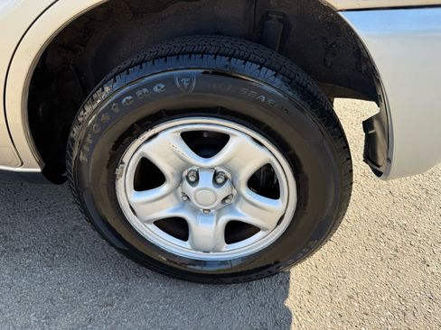 Used 2005 Toyota RAV4 2WD image 27