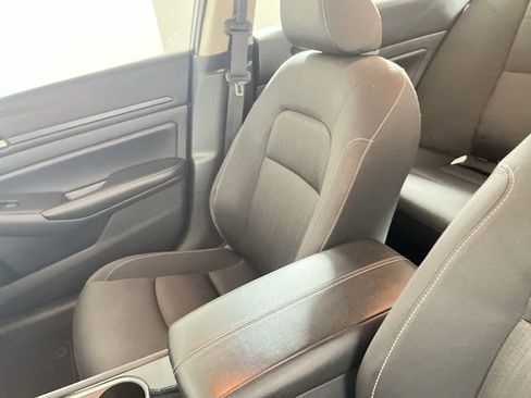 Used 2024 Nissan Altima 2.5 SV image 24