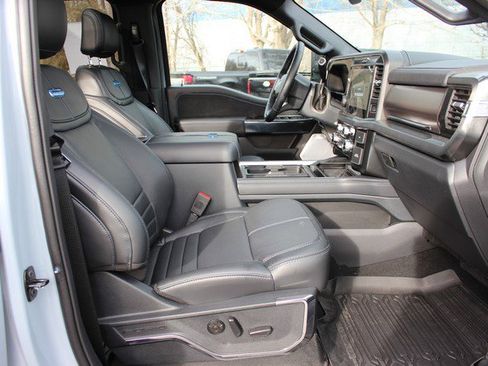 Used 2026 Ford F450 Platinum w/ FX4 Off-Road Package image 19