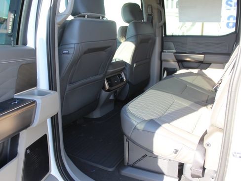 New 2026 Ford F350 Platinum w/ Platinum Plus Package AWD/4WD image 18