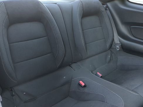 Used 2016 Ford Mustang Shelby GT350 w/ Track Package image 7