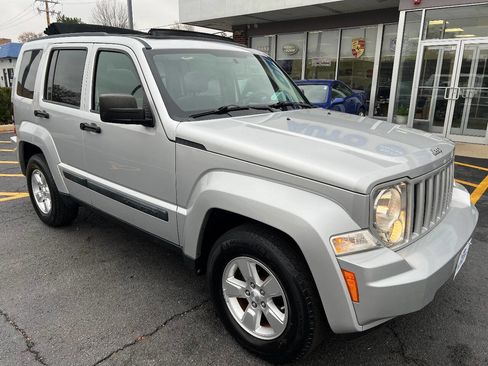 Used 2010 Jeep Liberty Sport w/ Popular Equipment Group image 4