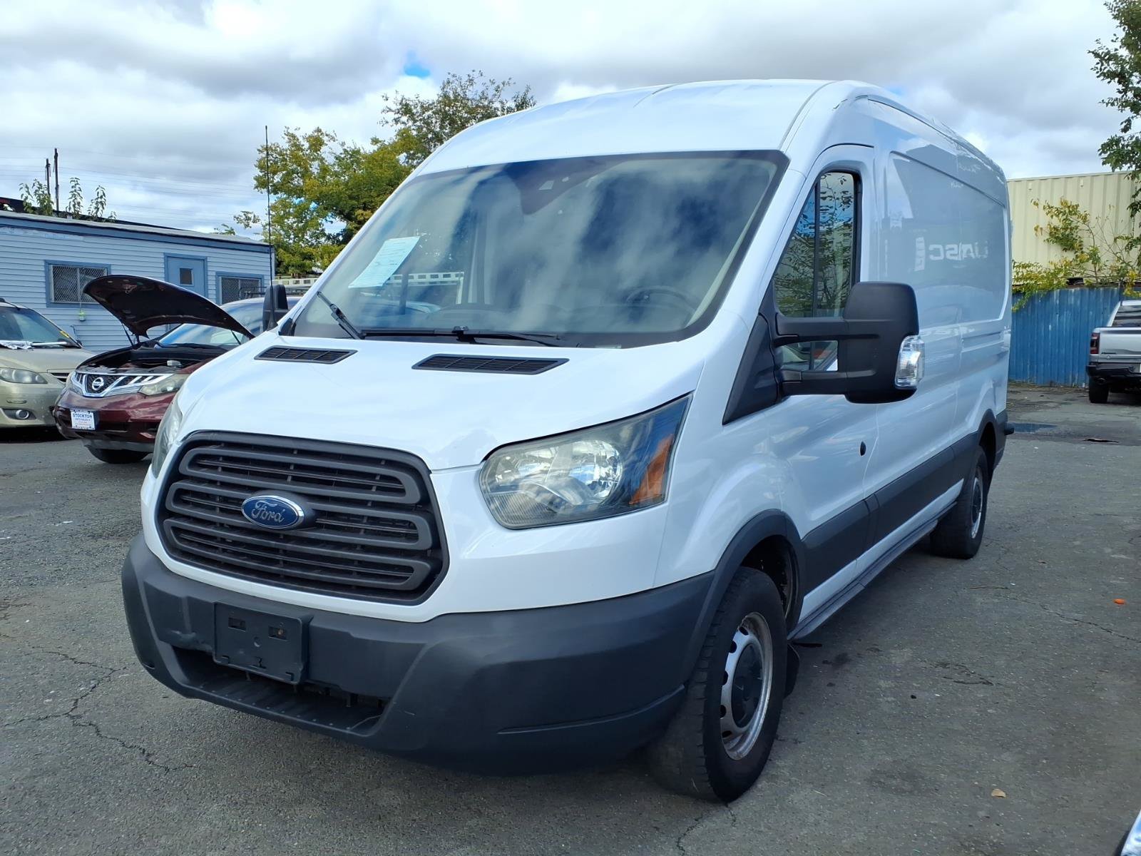 Used 2015 Ford Transit 250 148 Medium Roof RWD image 3