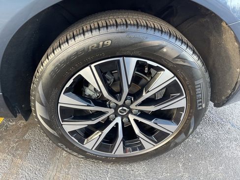 Used 2023 Volvo XC60 B5 Core image 29